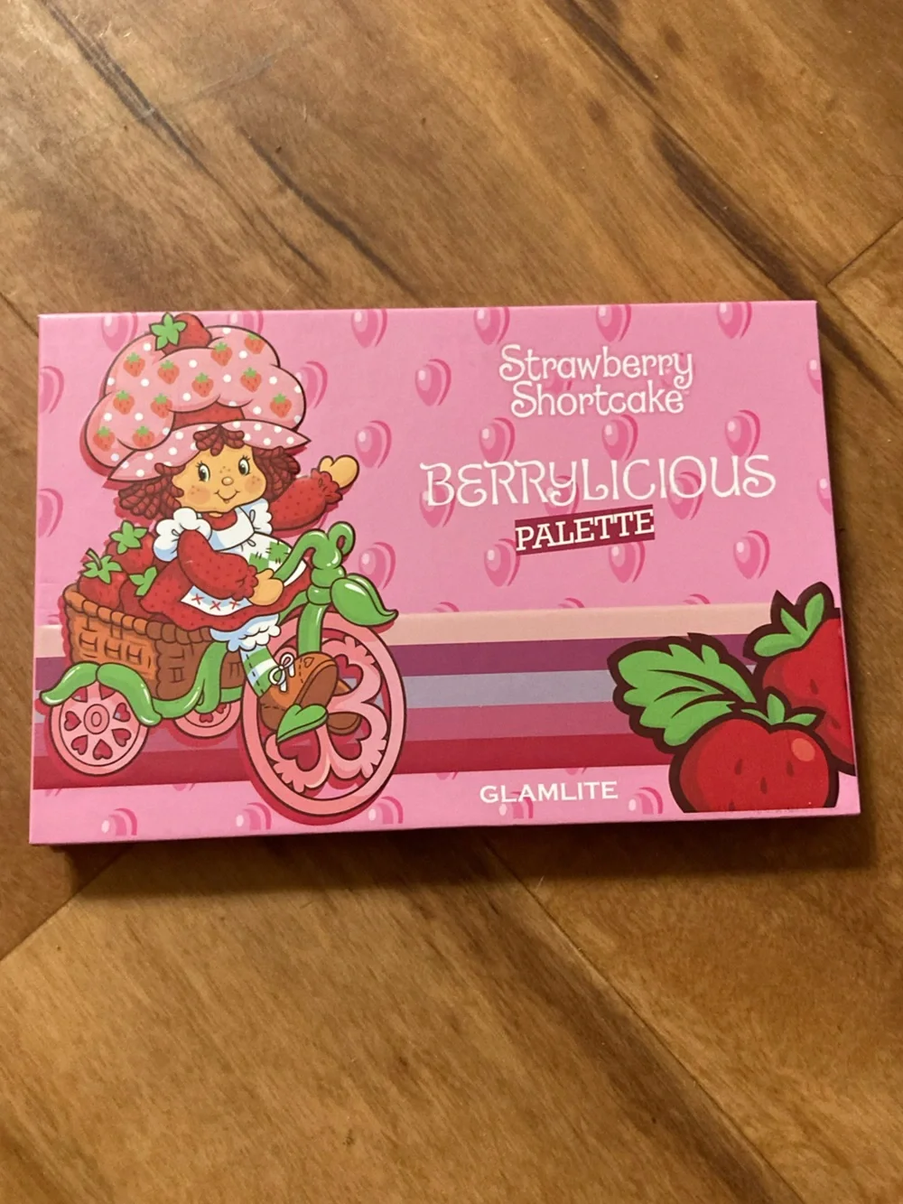 GLAMLITE x STRAWBERRY SHORTCAKE ‘Berrylicious’ Eyeshadow Palette - 15 shades
